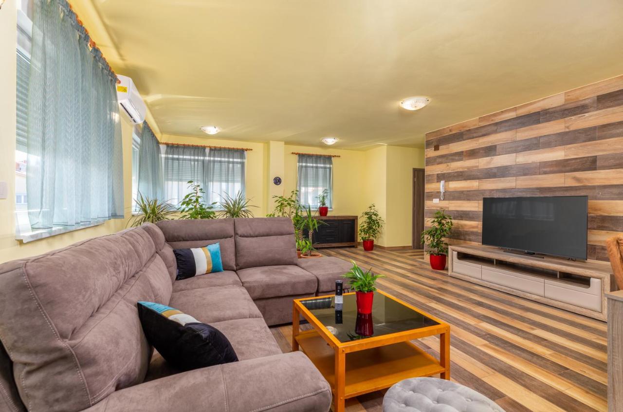 Apartmani Monte بولا المظهر الخارجي الصورة