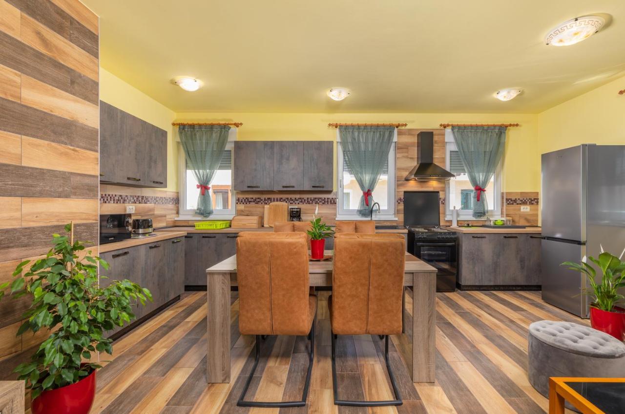 Apartmani Monte بولا المظهر الخارجي الصورة