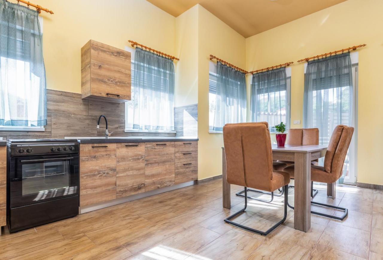 Apartmani Monte بولا المظهر الخارجي الصورة