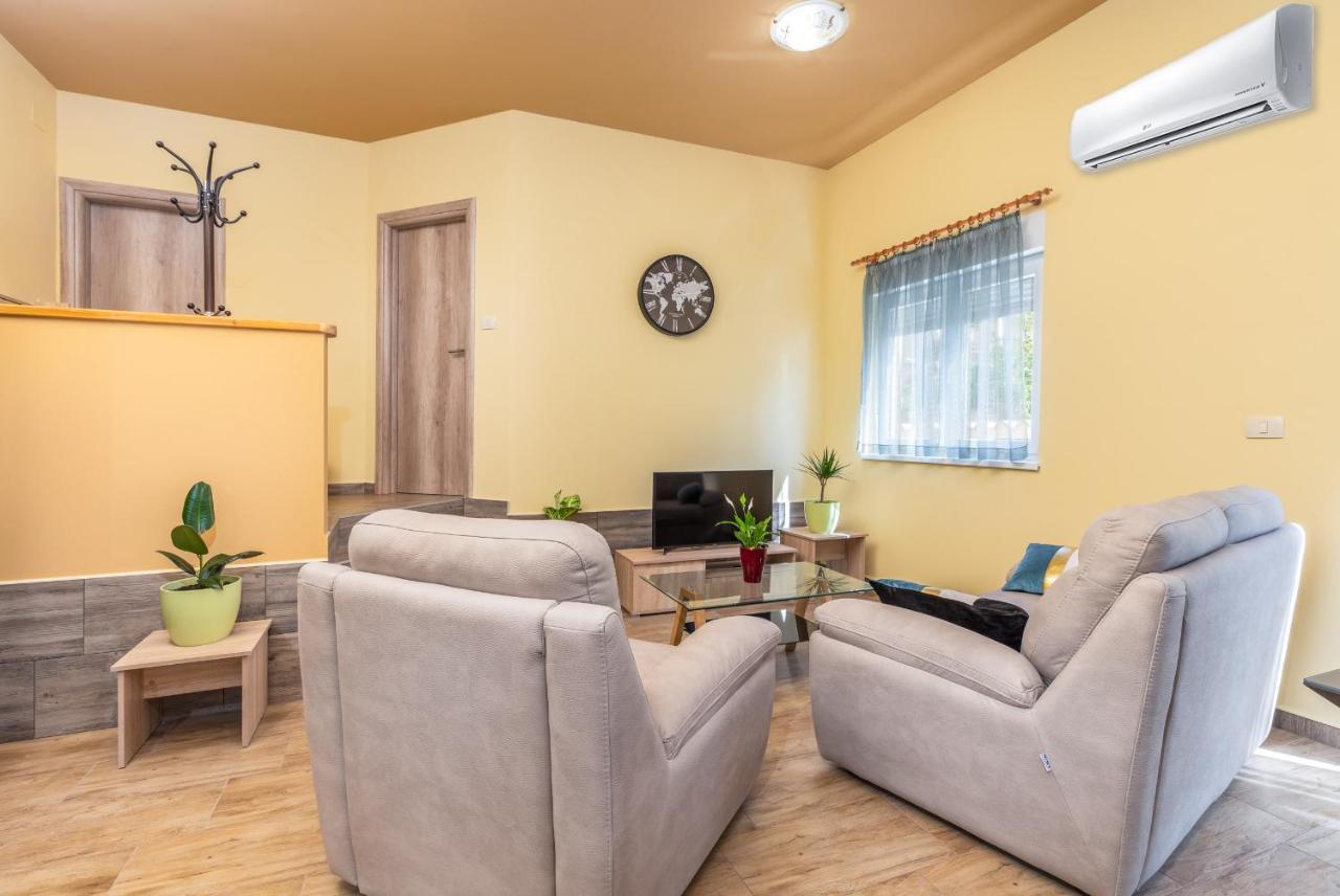 Apartmani Monte بولا المظهر الخارجي الصورة